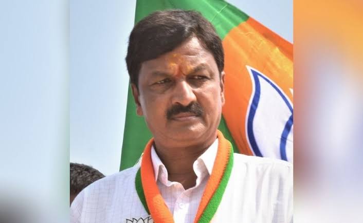 कर्नाटक : भाजपमध्ये असंतोष; 'हे' 5 दिग्गज नेते दिल्लीत हायकमांडला भेटणार