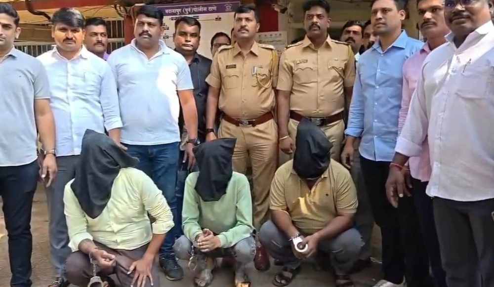 badlapur-murder-of-congress-leader-neerja-ambekar-revealed-congress-leader-neerja-ambekar-murder-husband-used-venomous-snake-to-kill-wife-202512_1.jpg | 3 दिवस साप घरी ठेवला... ; मालिशच्या बहाण्याने दिला मृत्यूचा डंख | belgaum news | belgavkar बेळगावकर