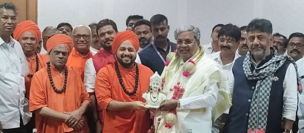 अखंड बेळगाव; बैलहोंगलला जिल्हा केंद्राचा दर्जा द्यावा