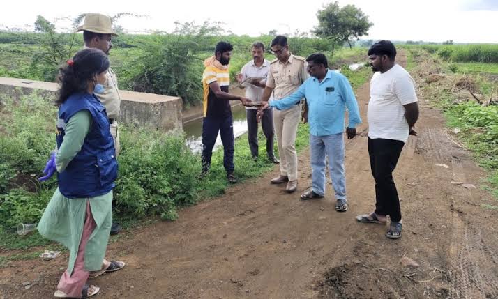 belgaum-news-hattialur-village-in-hukkeri-belgaum-brother-murder-brother-killed-dog-sheep-belgaum-news-hattialur-belgaum-brother-murder-brother-murder-belagavi-belagavi-news-belgavkar-news-202506.jpeg | बेळगाव : ना CCTV फुटेज, ना साक्षीदार, बकरी आणि 2 कुत्र्यांनी सोडवली मर्डर मिस्ट्री | belgaum news | belgavkar बेळगावकर
