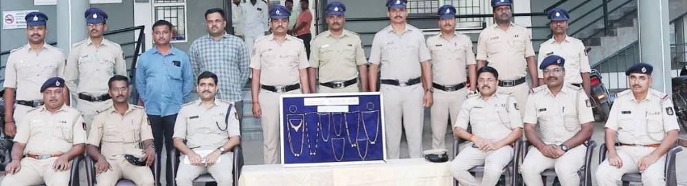 belgaum-news-kagwad-police-busted-gang-of-inter-state-thieves-looted-lakhs-of-rupees-of-gold-jewelery-and-cash-from-bus-passengers-and-arrested-six-suspects-from-uttar-pradesh-20260623_1.jpg | @ बेळगाव; चोरट्यांच्या टोळीला अटक; 6 जण | belgaum news | belgavkar बेळगावकर