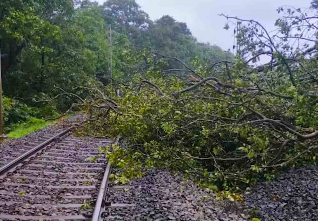 बेळगाव : तिनईघाटजवळ टळला रेल्वे अपघात