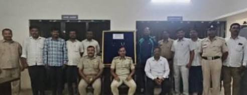 belgaum-news-yamakanmardi-police-arrested-three-people-theft-of-gold-and-silver-ornaments-house-in-katabali-taluka-hukkeri-district-police-20260813.jpg | @ बेळगाव; तिघा चोरट्यांना अटक; काटाबळी येथील घरफोडीचा छडा | belgaum news | belgavkar बेळगावकर