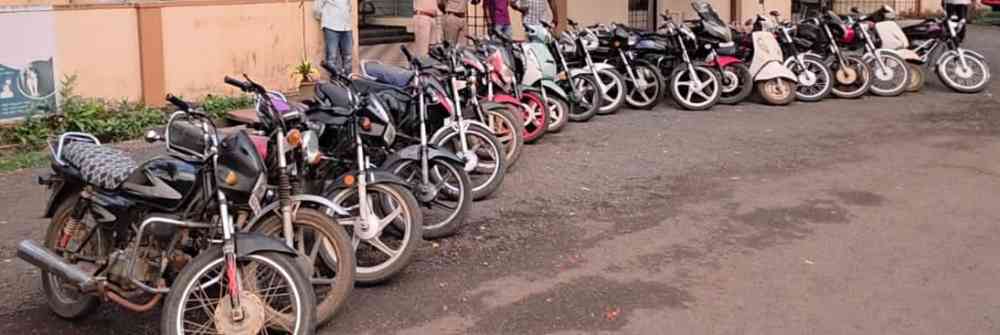 belgaum-news-yellur-village-and-markandeyanagar-village-under-the-jurisdiction-of-belgaum-rural-police-station-complaint-at-belgaum-rural-police-station-theft-bike-202604.jpg | @ बेळगाव; 3 आरोपींना अटक; 20 मोटारसायकली जप्त | belgaum news | belgavkar बेळगावकर
