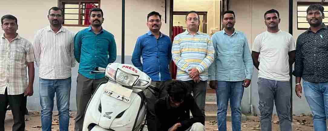 belgaum-news-youth-arrested-and-drugs-worth-rs-45000-and-two-wheeler-were-seized-resident-of-shastrinagar-ccb-police-ccb-inspector-manjunath-naik-ballari-nala-raid-20261009.jpg | @ बेळगाव; एकाला अटक; सीसीबी पोलिसांची कारवाई | belgaum news | belgavkar बेळगावकर