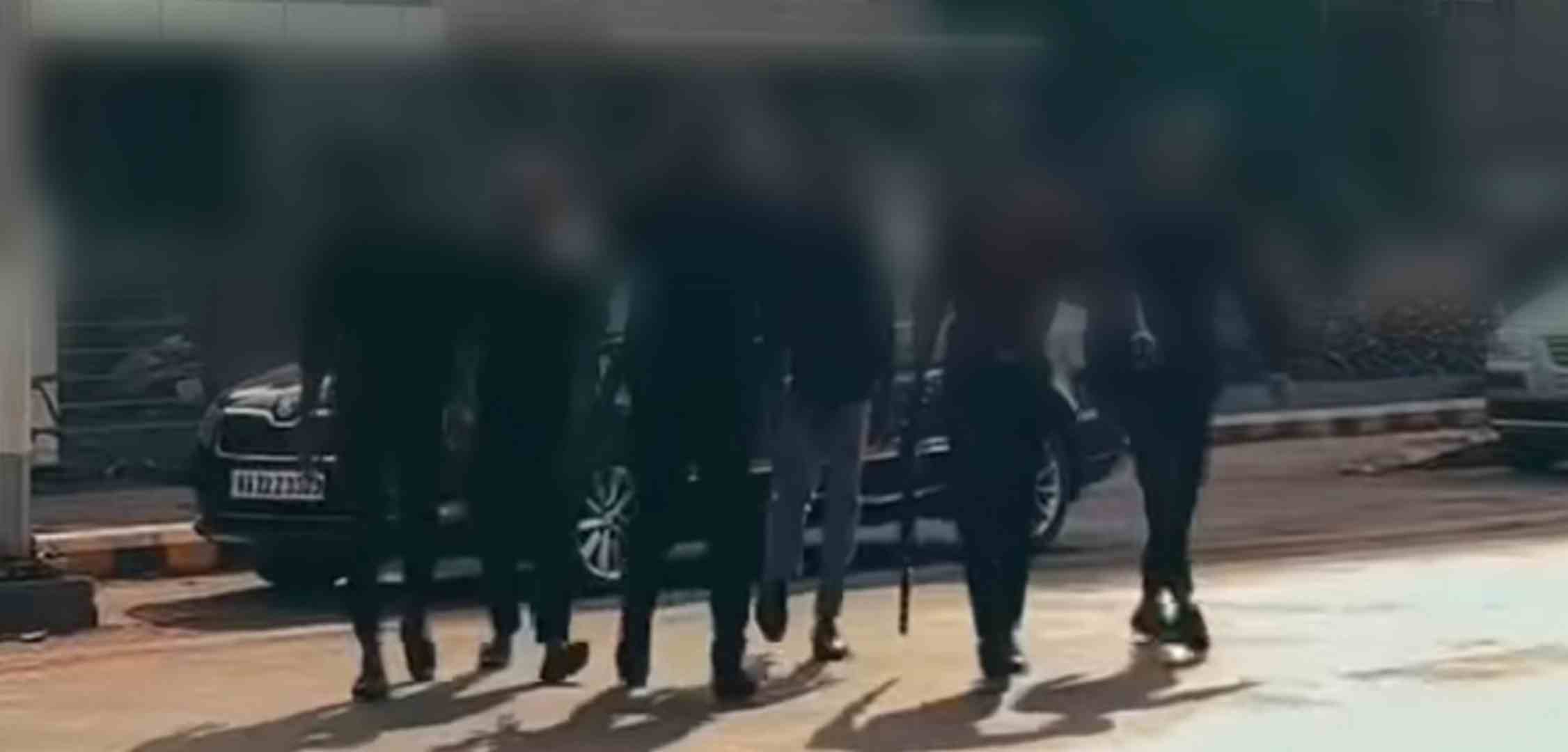बेळगाव VIDEO पाहा : हातात बंदूक अन् रस्त्यात Reel
