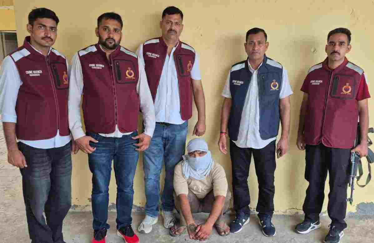 faridabad-teacher-stabbed-to-death-inside-school-caught-on-cctv-on-camera-faridabad-teacher-stabbed-34-times-in-30-seconds-by-masked-man-20260804.jpg | खळबळजनक Video; 32 सेकंदात 34 वार... | belgaum news | belgavkar बेळगावकर