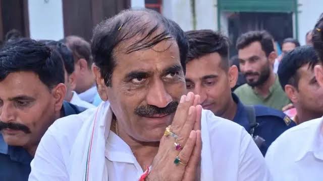 haryana-ex-congress-mla-arrested-in-money-laundering-case-202505.jpeg | VIDEO : पळाले, पडले, शर्टही फाटला... | belgaum news | belgavkar बेळगावकर