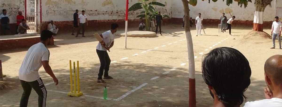 आता जेलमध्येही क्रिकेटचं मैदान
