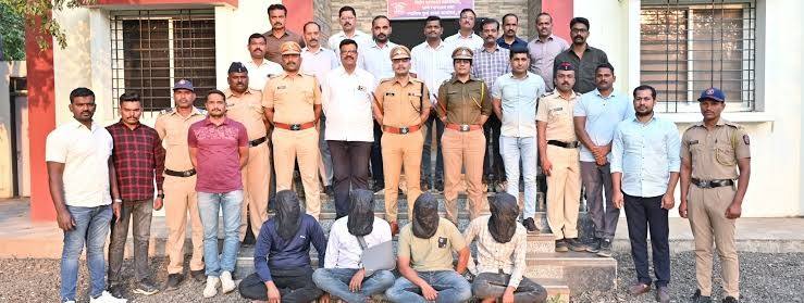 maharashtra-suspicion-of-love-and-affair-sex-man-killed-by-friend-and-throw-his-body-in-well-navi-mumbai-and-khandala-police-havaldar-202602.jpg | संशय, विश्वासघात अन् हत्या; मृतदेहासोबत 191 किलोमीटर प्रवास | belgaum news | belgavkar बेळगावकर