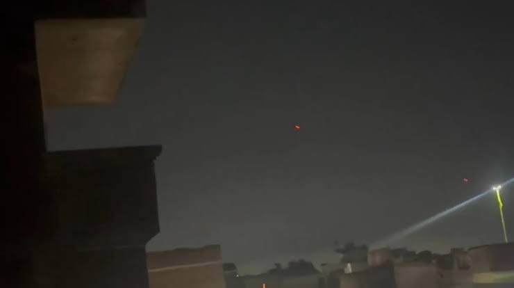 Video : जम्मूमध्ये रॉकेट हल्ला; अखेर युद्ध पेटलं... जम्मूत ब्लॅकआऊट, पाकिस्तानचा ड्रोन हल्ला