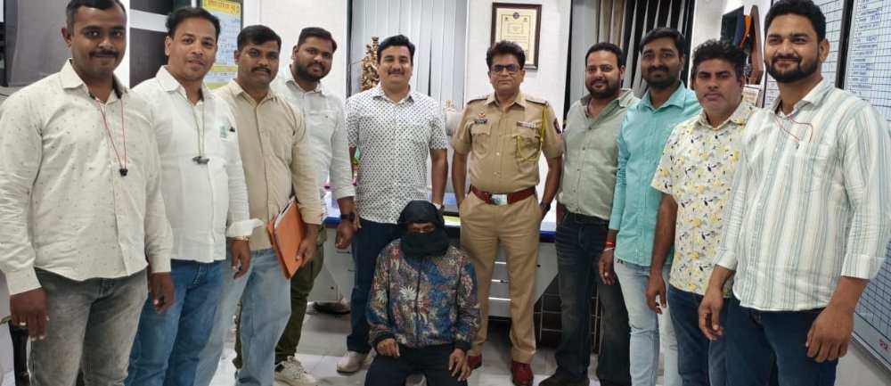 producer-abhimanyu-singh-house-in-andheri-was-robbery-producer-abhimanyu-singh-202601.jpg | अभिनेत्याचं घर फोडलं; ₹ 1.26 कोटींचा मुद्देमाल चोरला | belgaum news | belgavkar बेळगावकर