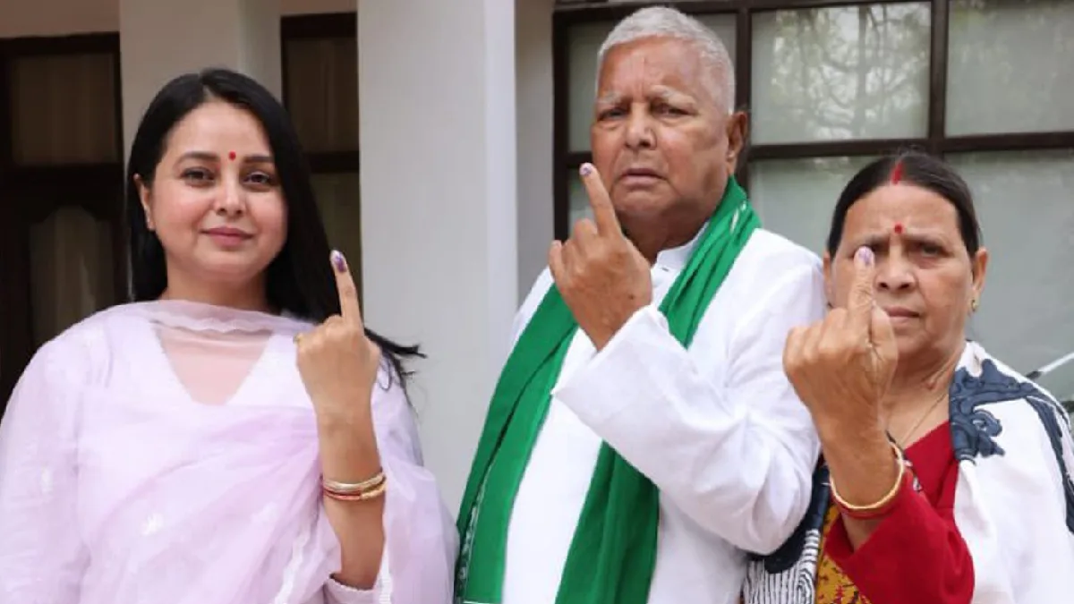 rohini-acharya-politics-family-lalu-prasad-yadavs-daughter-rohini-acharya-202511.webp | मी राजकारण सोडतेय आणि कुटुंबासोबतचे संबंधही तोडत आहे | belgaum news | belgavkar बेळगावकर