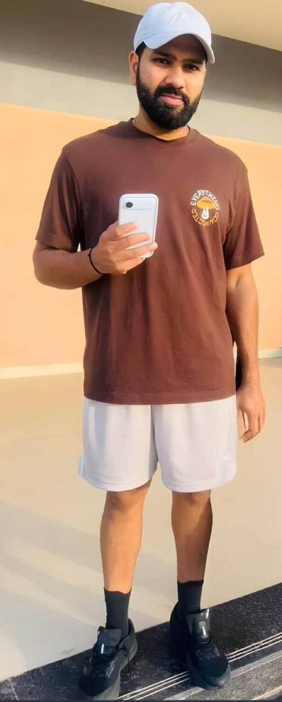 rohit-sharma-rohit-sharma-new-look-after-weight-loss-weight-loss-of-rohit-sharma-weight-loss-of-rohit-sharma-202511.jpg | अरे बापरे...! रोहित शर्मा पुन्हा बारीक झाला | belgaum news | belgavkar बेळगावकर