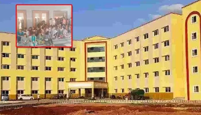 विद्यापीठातील लेडीज टॉयलेटमध्ये घुसली मुलांची टोळी अन्... कॅम्पसमध्ये रात्रभर राडा