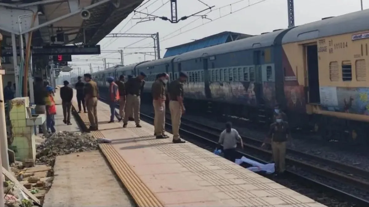 up-several-pilgrims-feared-dead-after-being-hit-by-train-while-crossing-railway-track-in-mirzapur-chunar-railway-station-in-ups-mirzapur-202511.webp | भयंकर रेल्वे अपघात : पौर्णिमेचं स्नान करायला गेलेल्या 8 जणांना ट्रेननं चिरडलं | belgaum news | belgavkar बेळगावकर