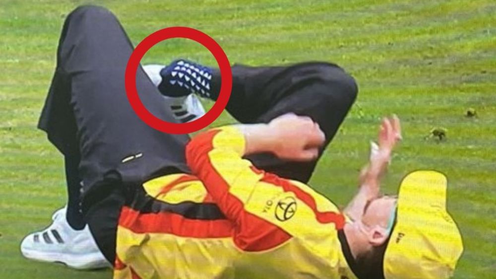 फिल्डिंग करताना खेळाडूच्या पायाचा घोटा निखळला अन्… मैदानावर झाली जबर दुखापत